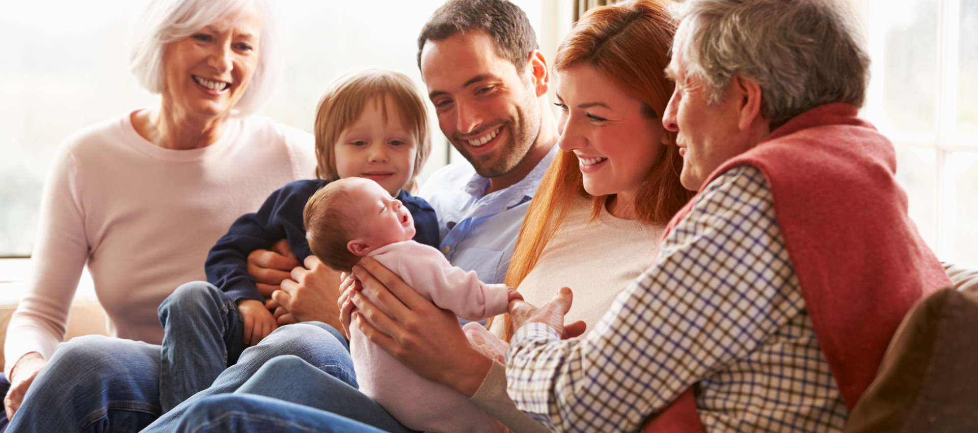 Die ersten Tage mit dem Baby: So gelingt der sanfte Übergang ins neue Familienleben