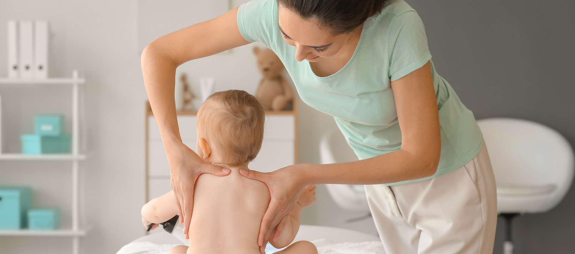 Osteopathie f&uuml;rs Baby: Sanfte H&auml;nde, gro&szlig;e Wirkung &ndash; oder teurer Hokuspokus?